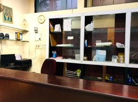 Hotel O RAGA, hotel en Kāyankulam