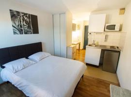 N 319- Studio Sacré Cœur Proche Basilique, hotel i Paray-le-Monial