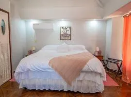 West Bay King Bed, Kitchen, Living Room, Pool