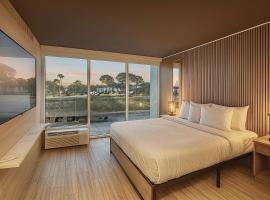 Tropical Palms Hotel, hotel near St. Pete-Clearwater International Airport - PIE, Clearwater