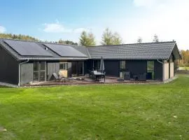 Lovely Home In Ebeltoft