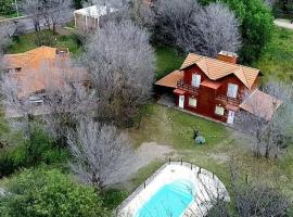 Cabañas Peñihue, hotel v destinaci Carpintería