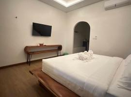 โรงแรมบ้านโอบอ้อม, hotel in Ban Nong Hoi