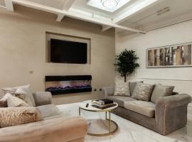 Skyway Luxury Stay with Jacuzzi, Hotel in Bradford