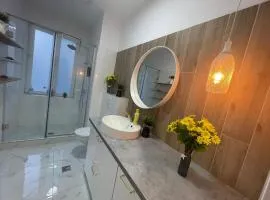 1 bdrm apt with jacuzzi in Old Town