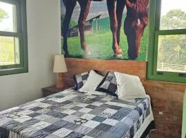 Quarto com suite no Rancho São Francisco de Assis