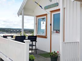 3 person holiday home in Gullholmen, hotel em Gullholmen