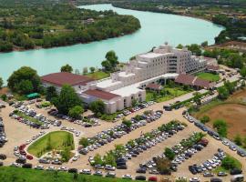 Suntara Wellness Resort & Hotel, hotel in Chachoengsao