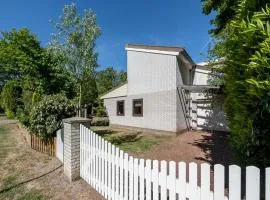 Bungalow near Lake Veere with Sunny Terrace