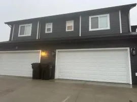 Luxurious Brand New Entire 3br and 2bath