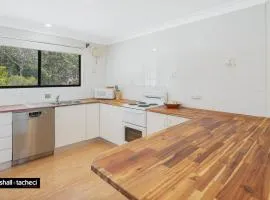 Cuttagee Beach Cottage 1