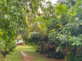 Ratanakiri Farmhouse & Trekking, hotel with parking in Banlung
