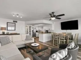 4min walk to the beach in your home away from home