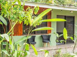 Jacobin Hostel & Cabins, hotel v destinaci Drake