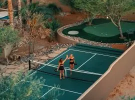 Sleeps 25 • Heated Pool and Spa • Pickleball Court