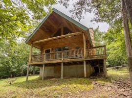 Table Rock Lake Cabin - Lake-Pool-Hot Tub, Hotel in Shell Knob