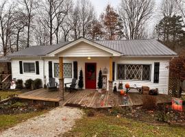 Beattyville में North Star Retreats, हॉट टब वाला होटल