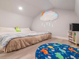 Tiny house with smart bidet and water purify-system, domek nebo chatka v destinaci Gastonia