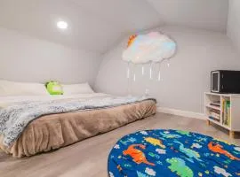 Tiny house with smart bidet and water purify-system