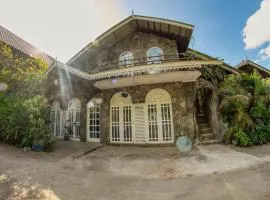 Bee Hive Mountain Villa Residence