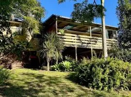 The Nest - Central comfortable pet friendly home - 9 Dromedary Court