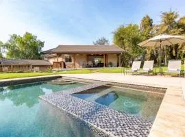 Spacious 4bd Home with Pool and Hot Tub