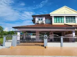 Place to stay kuching near airport 12 pax