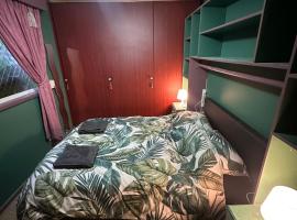 Peaceful Queen Room in Cozy House - KV6, hotel in Kellyville