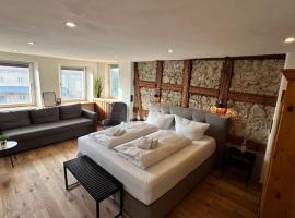 Gasthof zum goldenen Schiff - Lehm, Stil & Altstadtflair, hotel in Marktbreit