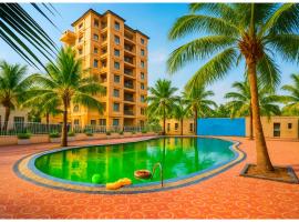 Baliapanda Housing Colony Santosh Palac Residency Near Sea Beach # Lift # Parking - Swimming Pool- Fully Air conditioning Room, ξενοδοχείο σε Puri
