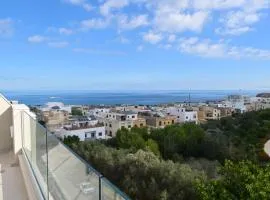 Lovely and spacious penthouse 2 bed 1 bath with wide panoramic views