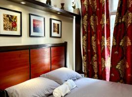 Condo in Poblacion, Makati, hotel in Manilla