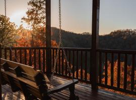 Luxury Cabin Rental, Perfect to see Fall Colors, Hotel in Sevierville