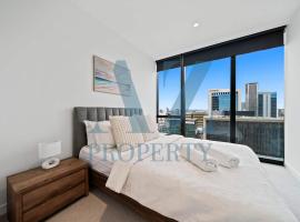 Luxury Perth CBD Apartment with Pool & Gym - Sleeps 3, luxusní hotel v destinaci Perth