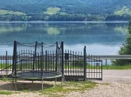 APARTAMENT Z KOMINKIEM Z WIDOKIEM na Jezioro Czorsztyńskie, hotel v destinaci Frydman