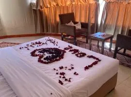 Rum Goldeneye luxury camp