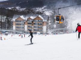 Forest Park Resort & SPA、シフィエラドゥフ・ズドルイのホテル