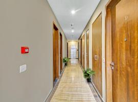 Townhouse Golden Frame near sec 62 noida, hotel v destinaci Ghaziabád