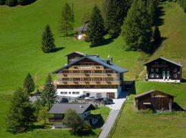 Hotel Alpenrose โรงแรมในการ์กเอลเลิน