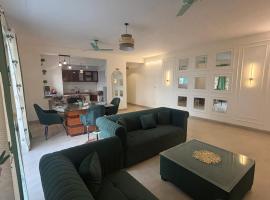 The Green Door, hotel di Lāndrān