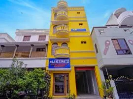 FabHotel Martine's Residency - French Colony, 5 Mins from Rock Beach