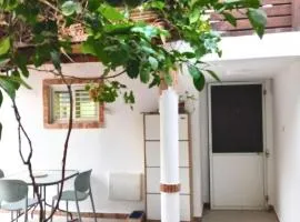 VeryMary, דירת גן באילת