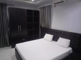 Kays place, hotel con parking en Magodo