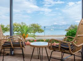 Villa Psani - Beachfront Escape with Garden, hotel v destinaci Nafpaktos