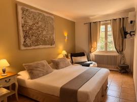 Hotel Mas De Cure Bourse, hotel in LʼIsle-sur-la-Sorgue