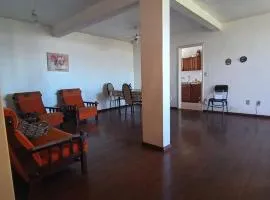 Empresas e viajantes com quartos mobiliados temporada