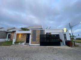 Arrayan homestay, hotel in Giri