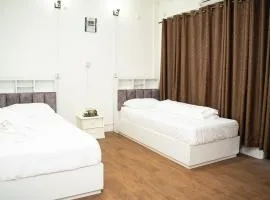 Aarya Wellness & Hostel