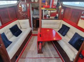 Voilier de tout confort, hotel in Cherbourg en Cotentin