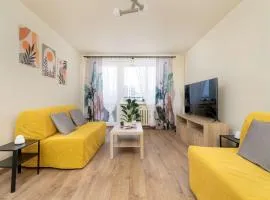 Comfortable Apartment with Balcony Remote Working Near a Nature Reserve by Noclegi Renters